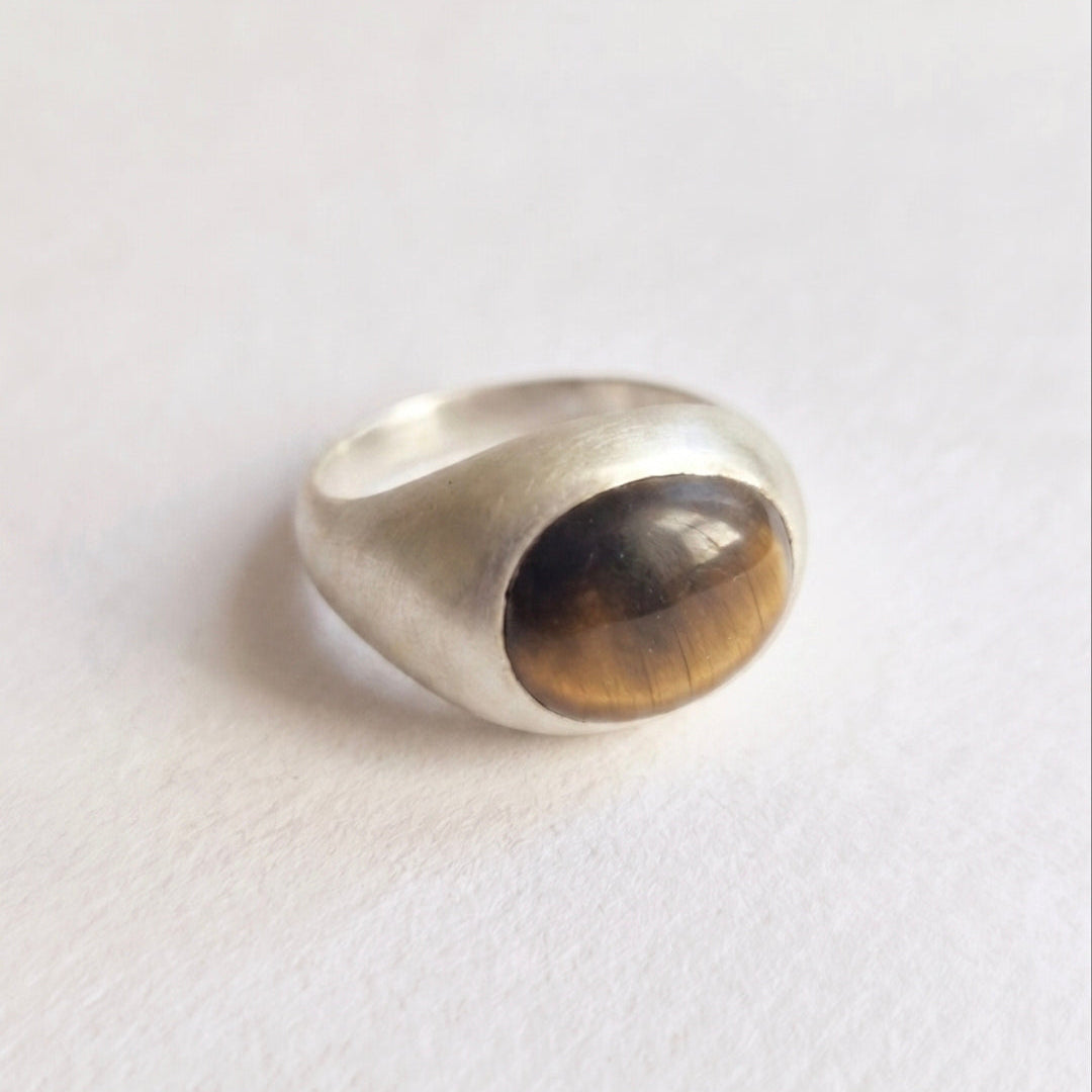 Fàire Ring | Tigers Eye | Sterling Silver